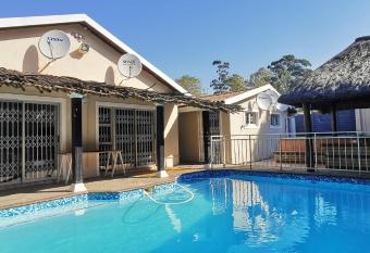 Lytton Cresent B&B has Balcony rooms