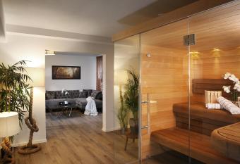 Private Spa LUX with Whirlpool and Sauna in Zurich allows 18 year olds to book a room