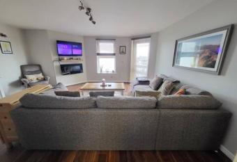 Sea Renity Apartment allows 18 year olds to book a room