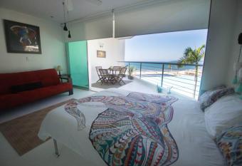 ELEPHANTE 235 has Balcony rooms