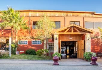 Capital O Hotel Villa Azura allows 18 year olds to book a room