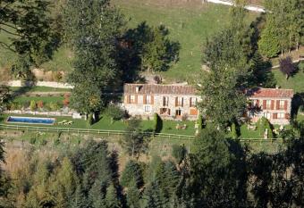 Apartamentos Rurales Les Barnedes allows 18 year olds to book a room