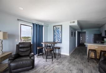 The Summit 701 has rooms with a private hot tub