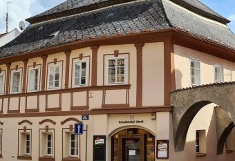 Kon  elsk     enk Doma  lice has Balcony rooms