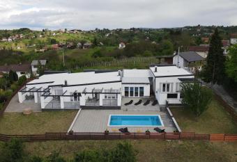 Relax zone - Apartmani La ISA has Balcony rooms