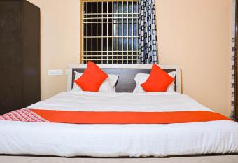 OYO Tm Paradise allows 18 year olds to book a room