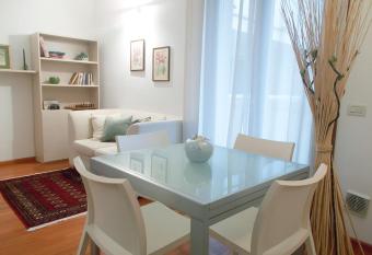 Residenza San Bortolo has Balcony rooms