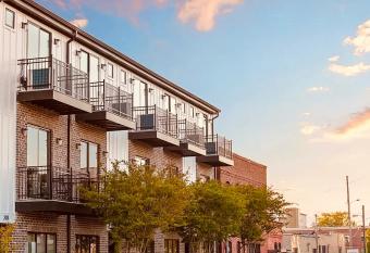 cowart has Balcony rooms