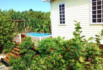 Hidden Gem Cabana has Balcony rooms