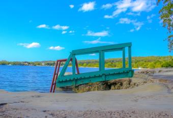 Sativa Beach Cottages has Balcony rooms