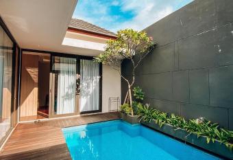 Villa Carmela Batu by Kingspark 8 has Balcony rooms