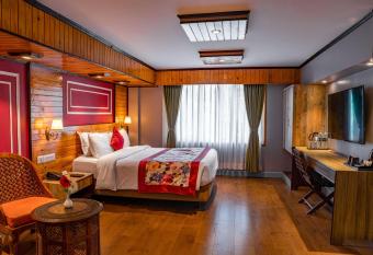 Mount Conifer Suites & Spa allows 18 year olds to book a room