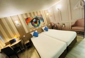 Hotel RBX - Roubaix Centre has Balcony rooms