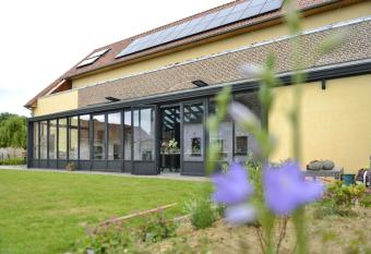 B&B O Chocolat Cho allows 18 year olds to book a room