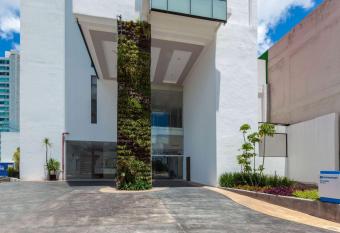 Wyndham Puebla Angelopolis allows 18 year olds to book a room