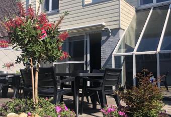 Vakantiewoning De Kassei Geraardsbergen max 12personen allows 18 year olds to book a room