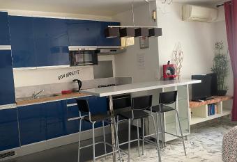 AZUR Studio 100 m des plages du Lido allows 18 year olds to book a room