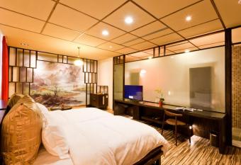 Tian Xia Ju Motel has Balcony rooms