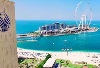 Amwaj Rotana, Jumeirah Beach - Dubai has Smoking/Balcony rooms