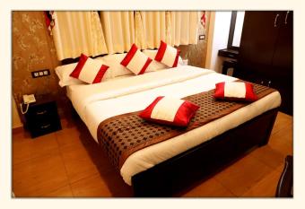 The Ranikhet Continental has Balcony rooms