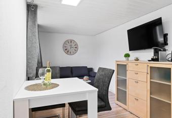 TTP Apartment 14 Friedrichshafen allows 18 year olds to book a room