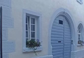 Alte Schmiede Neustadt allows 18 year olds to book a room