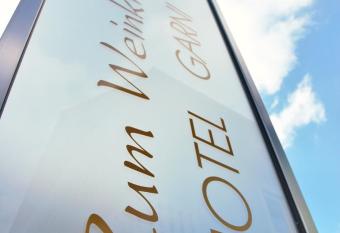 Hotel-garni  Zum Weinkrug  allows 18 year olds to book a room