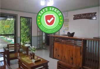 RedDoorz Plus near Bangui Windmills - Vaccinated Staff allows 18 year olds to book a room