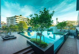Lewit Hotel Pattaya, a member of Radisson Individuals allows 18 year olds to book a room