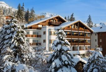Hotel La Prairie has Balcony rooms