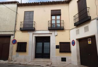 La Encomienda de Oreja has Balcony rooms