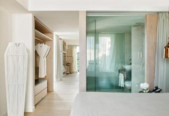 ME Barcelona has rooms with a private hot tub