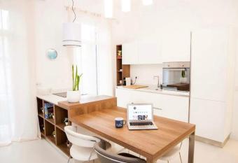 Superior Apartment La Spezia - 5 terre allows 18 year olds to book a room