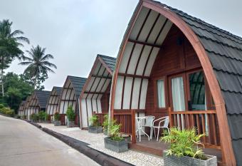 Chevilly Resort & Camp has Balcony rooms