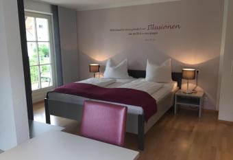 G  stehaus Sch  hle allows 18 year olds to book a room