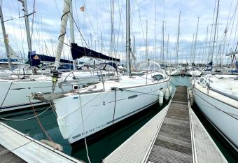 Nuit insolite sur un magnifique voilier allows 18 year olds to book a room