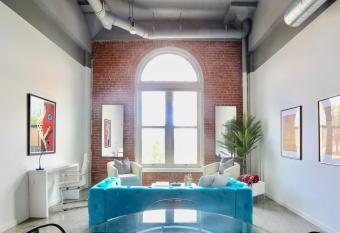 THE WONDER - Modern MW Apts with Rooftop by Zencity allows 18 year olds to book a room