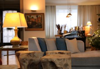 Ell   Belle Oudsbergen has Balcony rooms