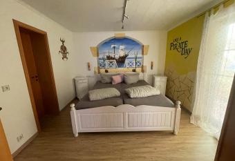 Pension J  ger (der Geheimtipp am Europa Park mit EP Eintrittskartengarantie) has Balcony rooms