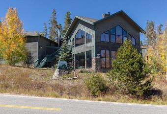 Treehouse #107, Building H by Summit County Mountain Retreats has Balcony rooms