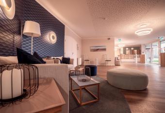 Eventhotel Moment allows 18 year olds to book a room