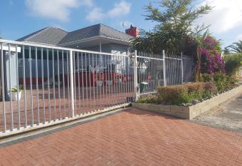 izuba lodge allows 18 year olds to book a room