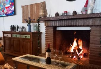 Hotel Rural Inz-Almaraz allows 18 year olds to book a room