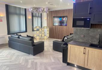 Eleanor Rigby apts Stanley Street allows 18 year olds to book a room