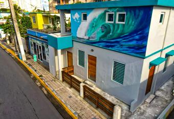 The Surfing Turtle has Balcony rooms