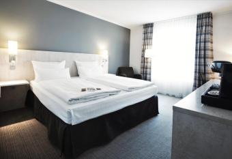 Select Hotel Hamburg Nord allows 18 year olds to book a room