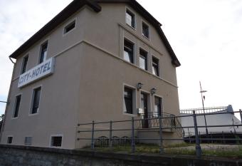 Cityhotel Magdeburg allows 18 year olds to book a room