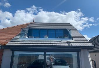 Beach View Apartment with balcony and sea view - pet friendly has Balcony rooms