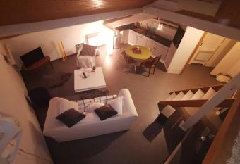 LES JARDINS allows 18 year olds to book a room