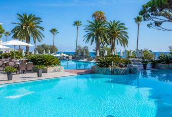 Marins Suites - Adults Only Hotel allows 18 year olds to book a room